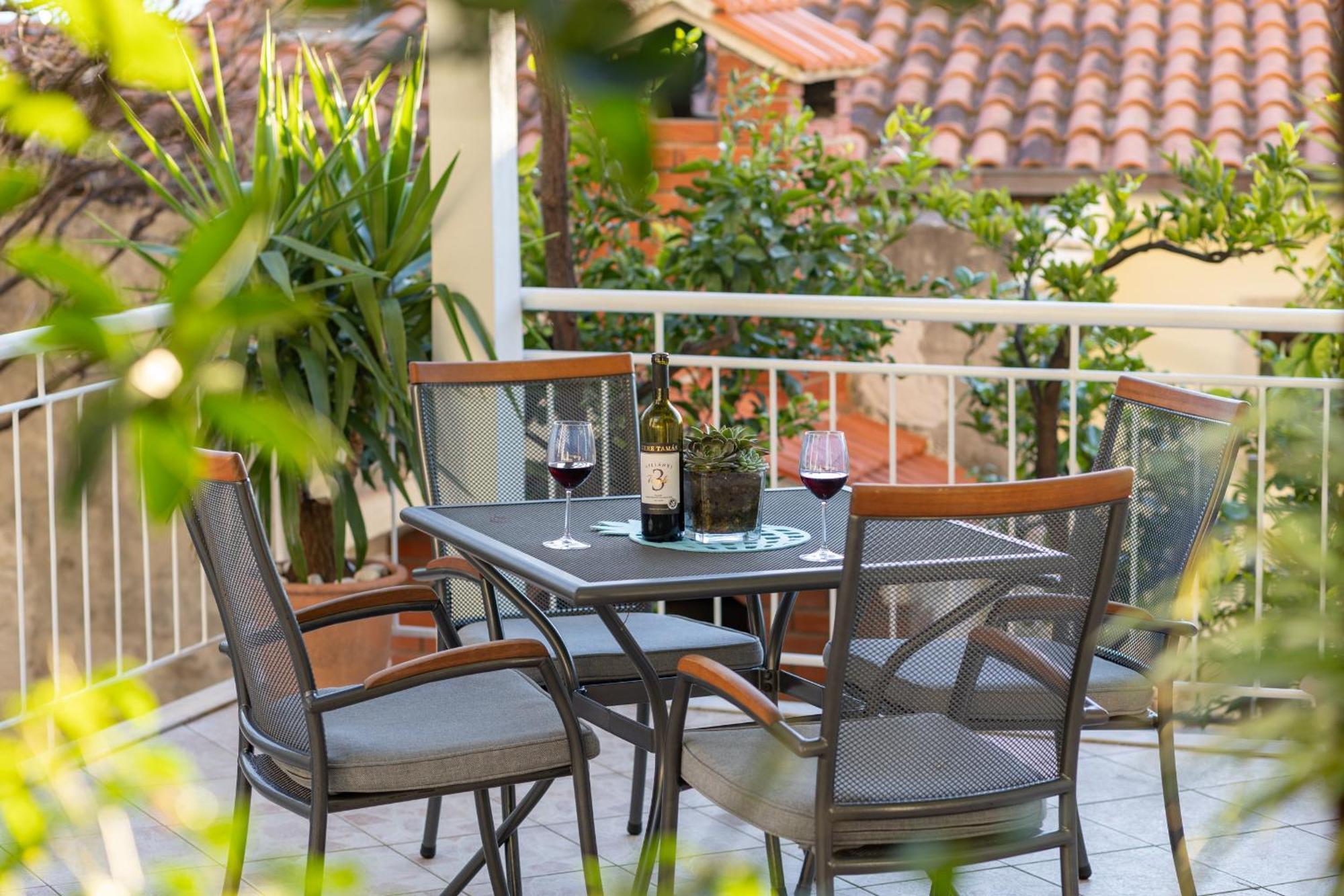 Apartments Sisaric Подгора Екстериор снимка